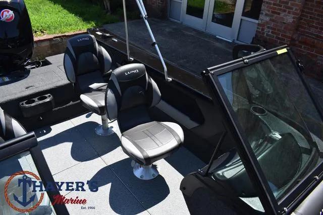 Slide: The Image of Lund 1775 Crossover XS Sport 2025 - 25