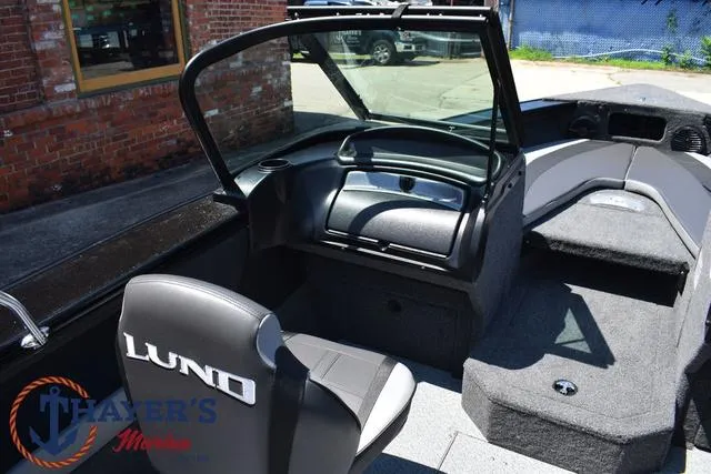 Slide: The Image of Lund 1775 Crossover XS Sport 2025 - 26