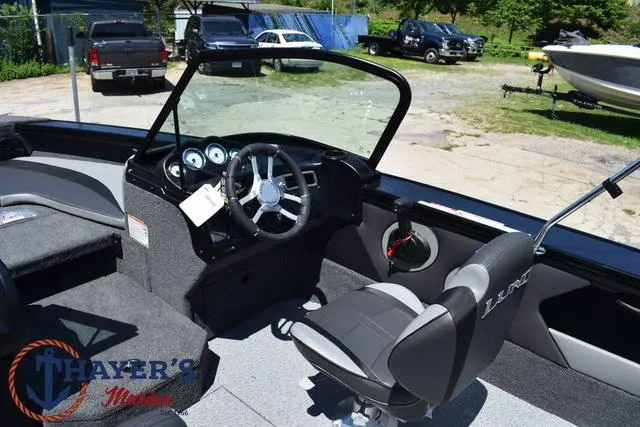 Slide: The Image of Lund 1775 Crossover XS Sport 2025 - 33