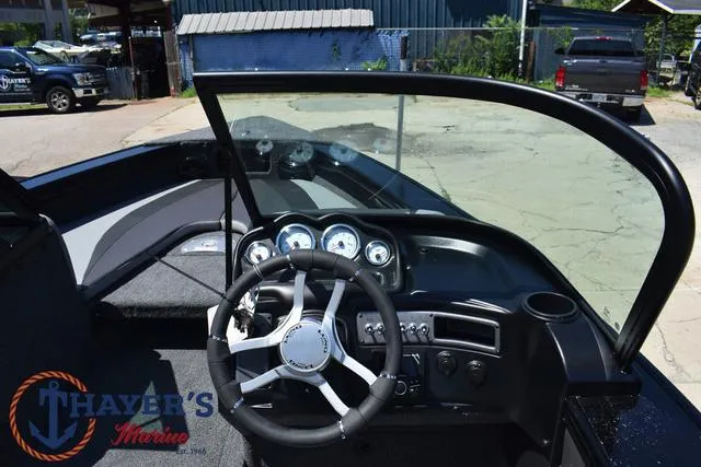 Slide: The Image of Lund 1775 Crossover XS Sport 2025 - 34