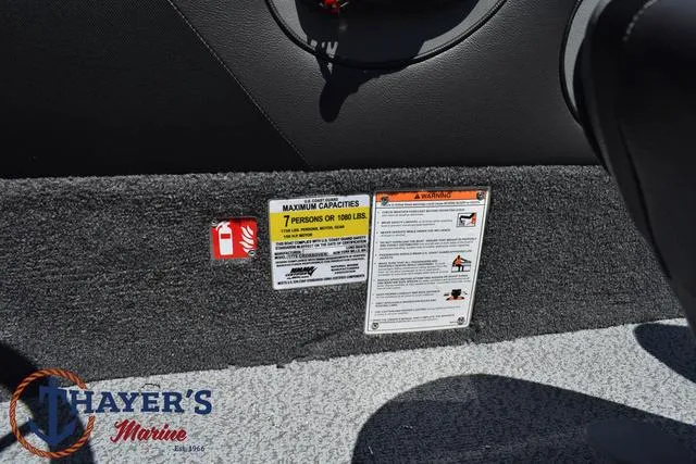 Slide: The Image of Lund 1775 Crossover XS Sport 2025 - 37