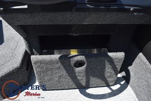 Slide: The Image of Lund 1775 Crossover XS Sport 2025 - 38