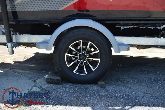 Slide: The Image of Lund 1775 Crossover XS Sport 2025 - 8