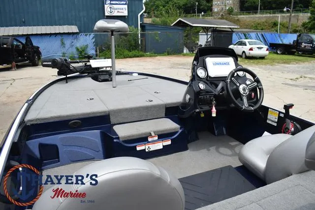 Slide: The Image of 2021 Nitro Z17 fishing boat interior at Thayer's Marine. - 33
