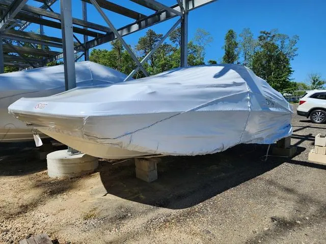 Slide: The Image of Hurricane SunDeck 187 OB 2023 - 9