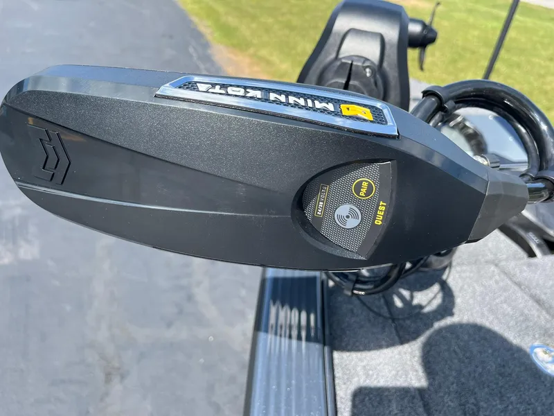 Slide: The Image of Minn Kota motor on 2025 Lund 2075 Pro-V Bass XS boat deck. - 26