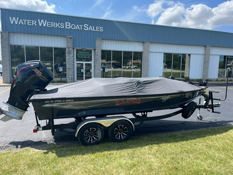 Slide: The Image of 2025 Lund 2075 Pro-V Bass XS boat at Water Werks Boat Sales. - 36