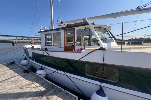 Slide: The Image of Custom Bolger PH Shoal-draft Ketch 1996 - 80