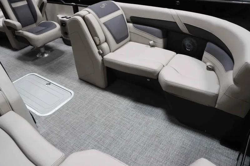 Slide: The Image of Barletta CABRIO 20QC 2025 - 11