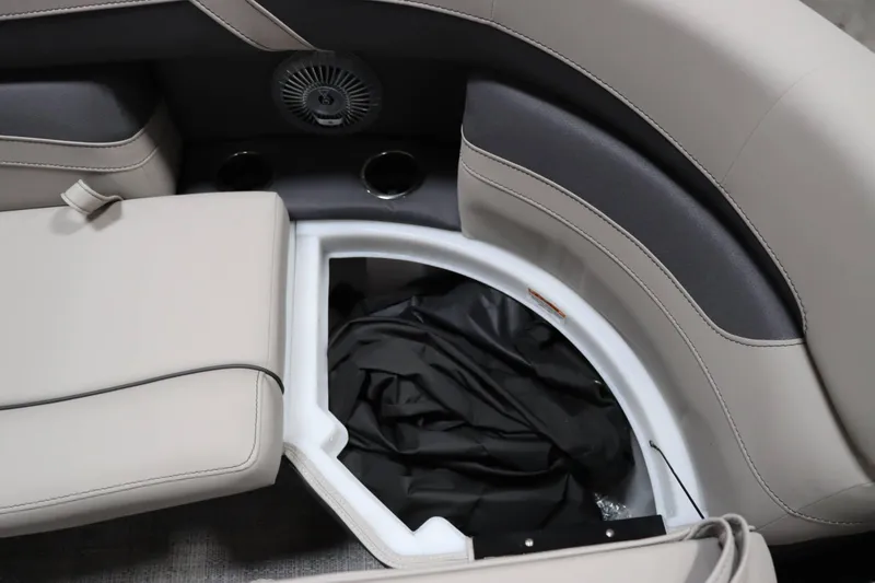 Slide: The Image of Barletta CABRIO 20QC 2025 - 12