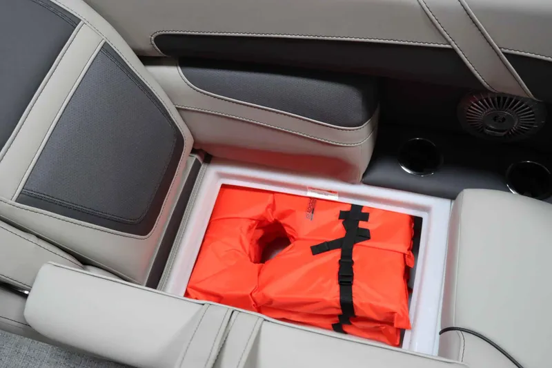 Slide: The Image of Barletta CABRIO 20QC 2025 - 13