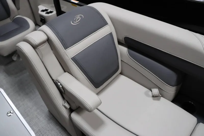 Slide: The Image of Barletta CABRIO 20QC 2025 - 9