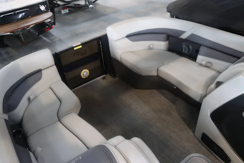 Slide: The Image of Barletta Cabrio 20UC 2025 - 15