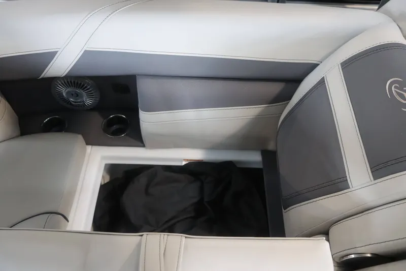 Slide: The Image of Barletta Cabrio 20UC 2025 - 17