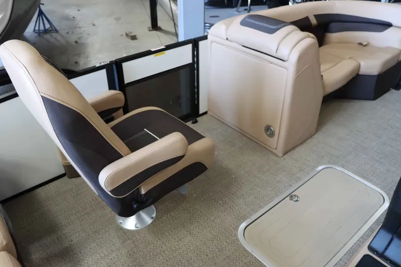 Slide: The Image of Barletta Cabrio 20UC 2025 - 12