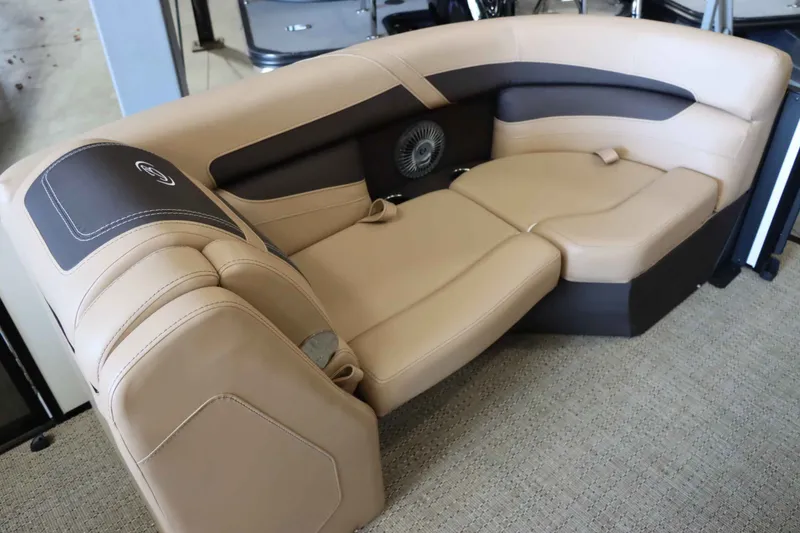 Slide: The Image of Barletta Cabrio 20UC 2025 - 20