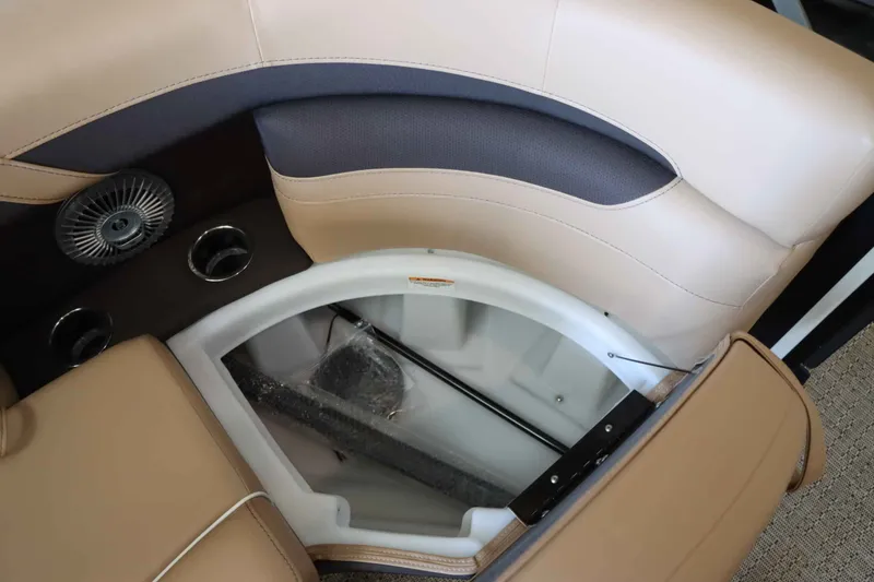 Slide: The Image of Barletta Cabrio 20UC 2025 - 21