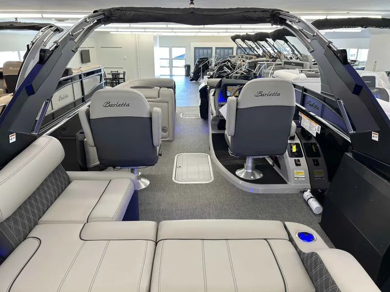 Slide: The Image of Barletta LEGGERA R26UCA 2025 - 11