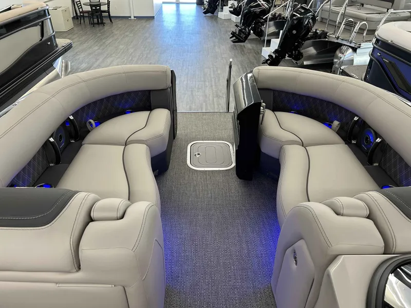 Slide: The Image of Barletta LEGGERA R26UCA 2025 - 15