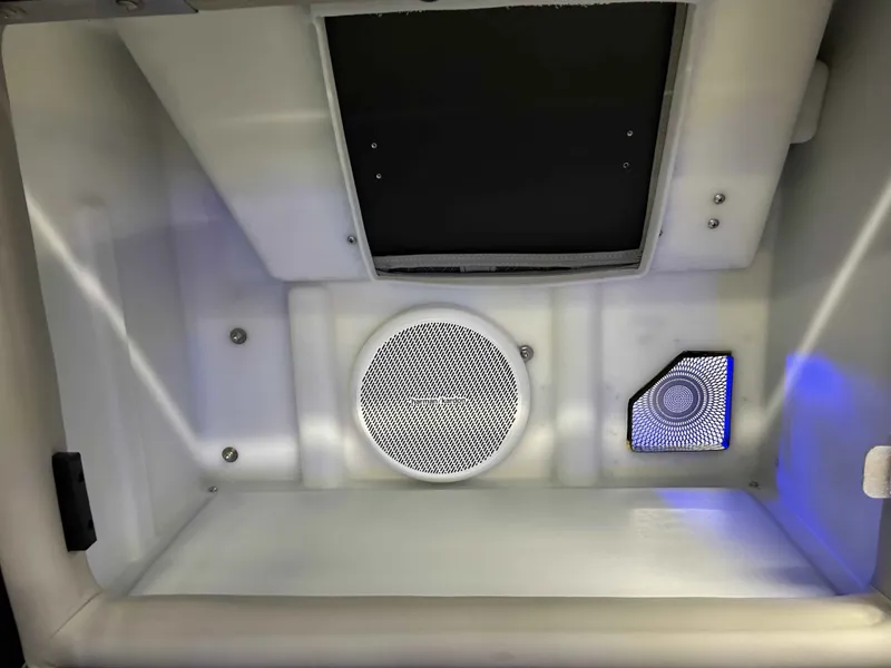 Slide: The Image of Barletta LEGGERA R26UCA 2025 - 22