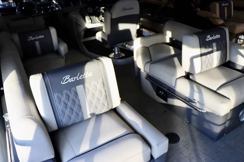 Slide: The Image of Barletta Lusso 23M 2025 - 11