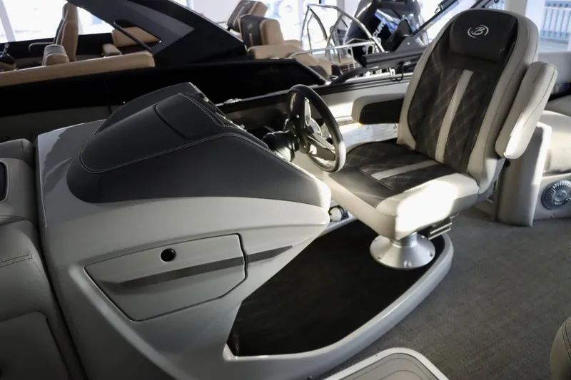 Slide: The Image of Barletta Lusso 23M 2025 - 17