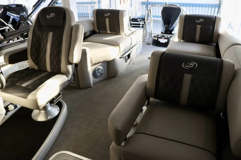 Slide: The Image of Barletta Lusso 23M 2025 - 18