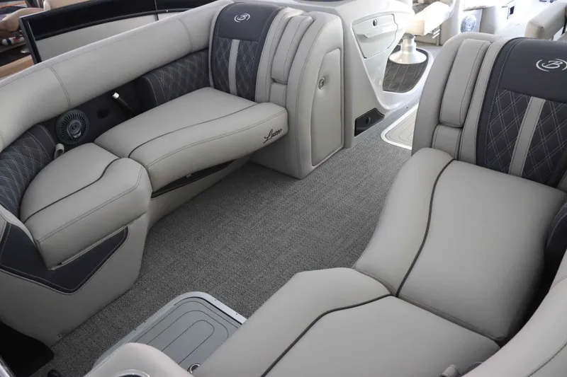 Slide: The Image of Barletta Lusso 23M 2025 - 21