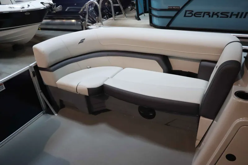 Slide: The Image of Starcraft EX 22R 2025 - 14