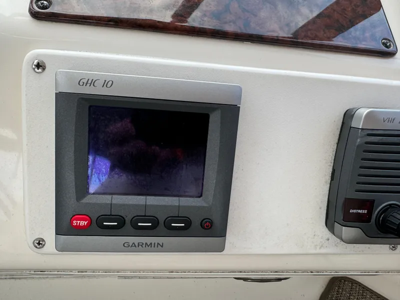 Slide: The Image of Garmin GHC 10 marine display on 2003 Sea Ray 400 Sedan Bridge. - 9