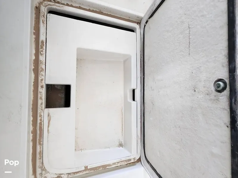 Slide: The Image of 2000 Carver 404 Cockpit MY for sale in Overton, NV - 19