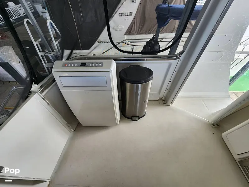 Slide: The Image of 2000 Carver 404 Cockpit MY for sale in Overton, NV - 21