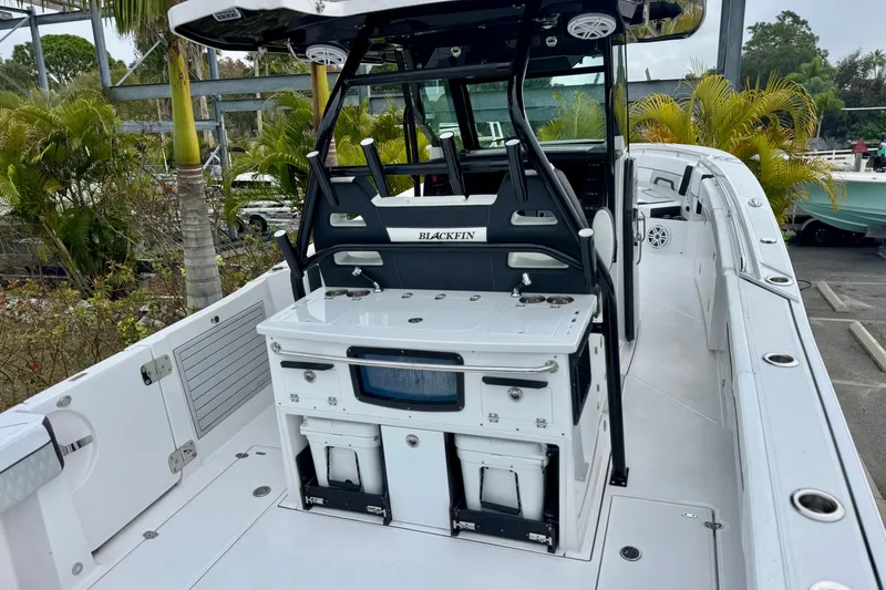 Slide: The Image of 2025 Blackfin 332 CC boat interior with sleek design and modern features. - 67