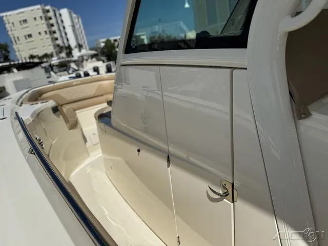 Slide: The Image of Scout 330 LXF 2022 - 50