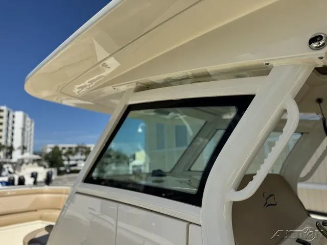 Slide: The Image of Scout 330 LXF 2022 - 51