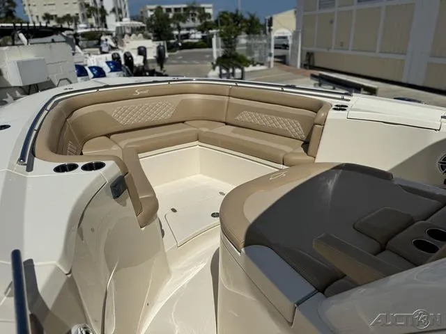 Slide: The Image of Scout 330 LXF 2022 - 53