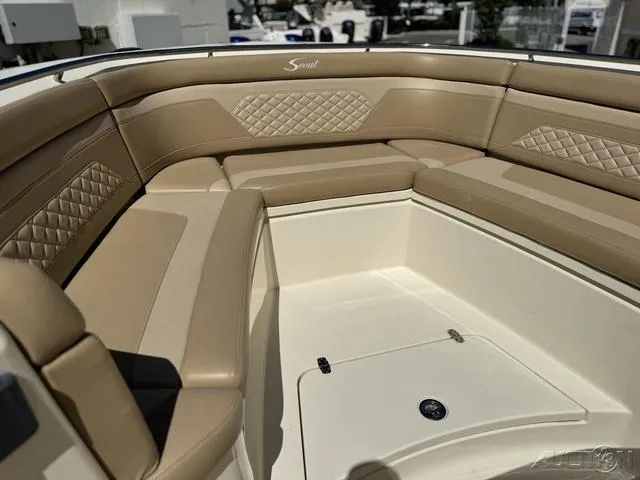 Slide: The Image of Scout 330 LXF 2022 - 54