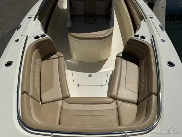 Slide: The Image of Scout 330 LXF 2022 - 57