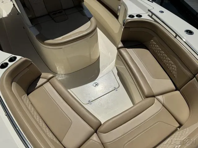 Slide: The Image of Scout 330 LXF 2022 - 59