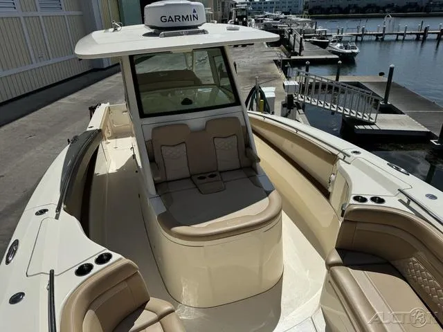 Slide: The Image of Scout 330 LXF 2022 - 60