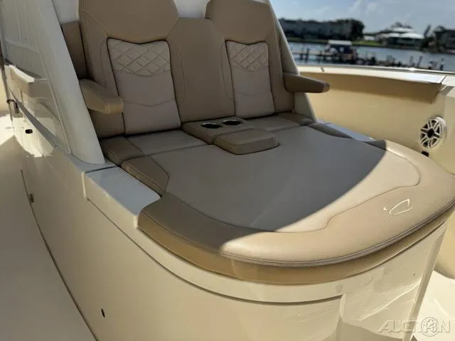 Slide: The Image of Scout 330 LXF 2022 - 61