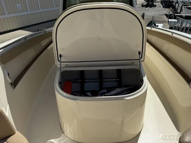 Slide: The Image of Scout 330 LXF 2022 - 62