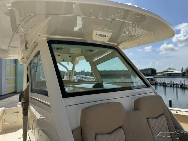 Slide: The Image of Scout 330 LXF 2022 - 65