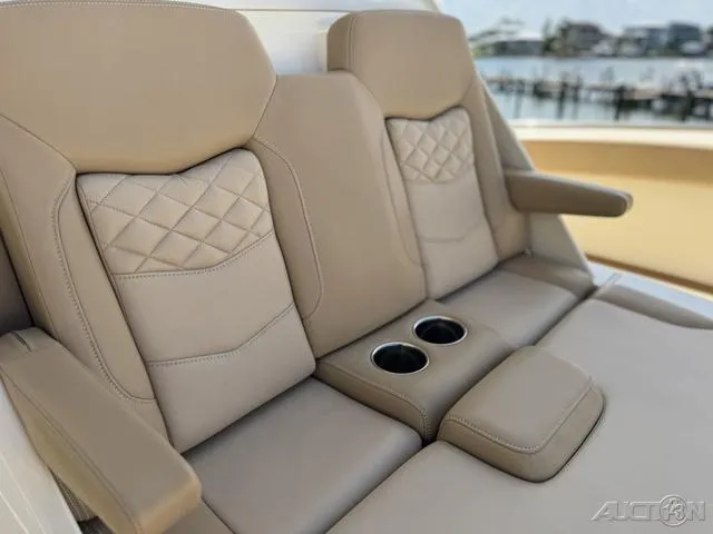 Slide: The Image of Scout 330 LXF 2022 - 66