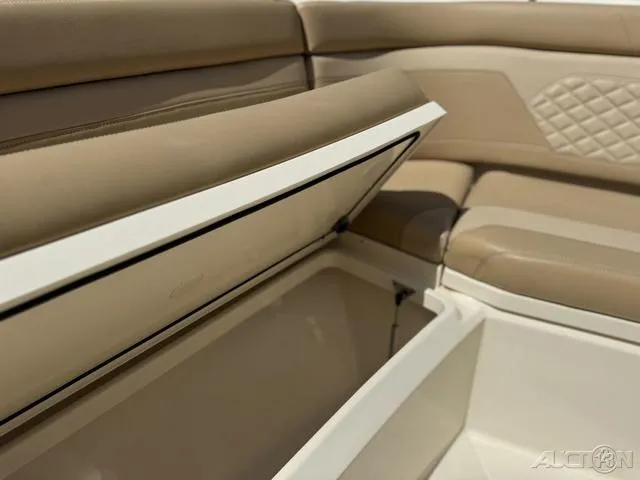 Slide: The Image of Scout 330 LXF 2022 - 67