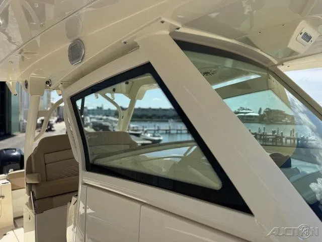 Slide: The Image of Scout 330 LXF 2022 - 68