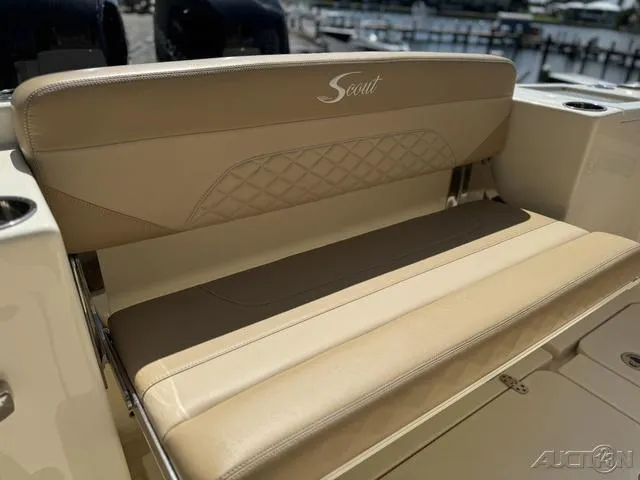 Slide: The Image of Scout 330 LXF 2022 - 74