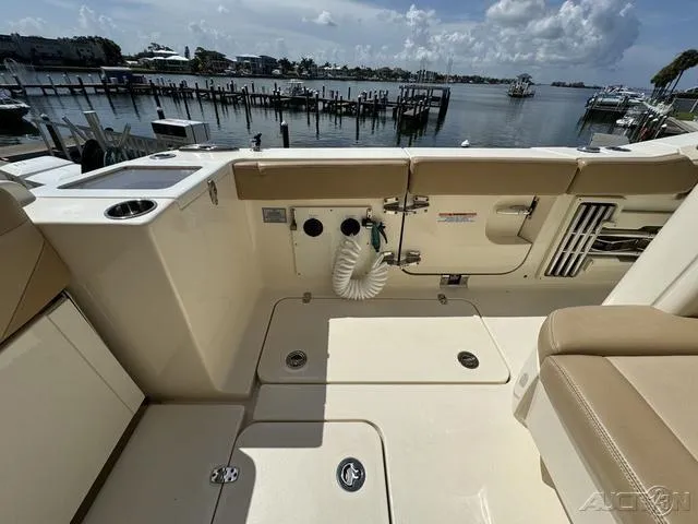 Slide: The Image of Scout 330 LXF 2022 - 78