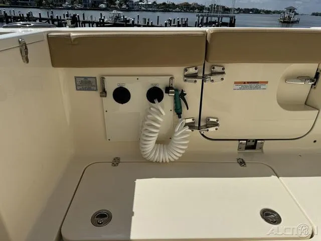 Slide: The Image of Scout 330 LXF 2022 - 79