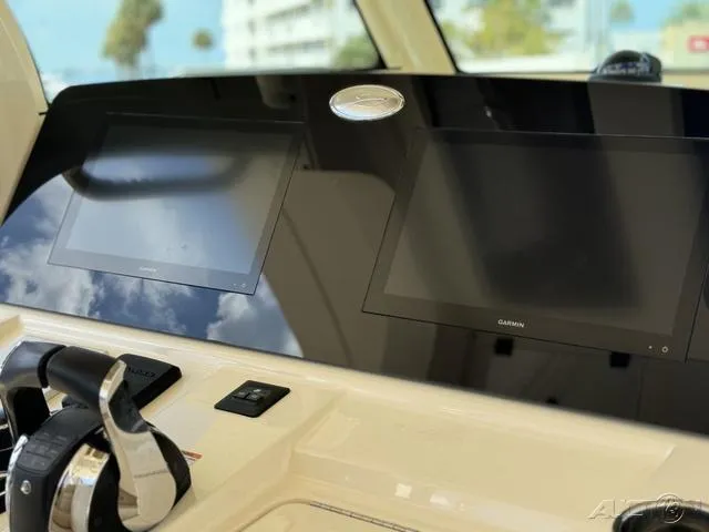 Slide: The Image of Scout 330 LXF 2022 - 92